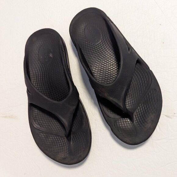 OOFOS Unisex Recovery Black Thong Slide Sandals Flip Flop - Picture 3 of 7